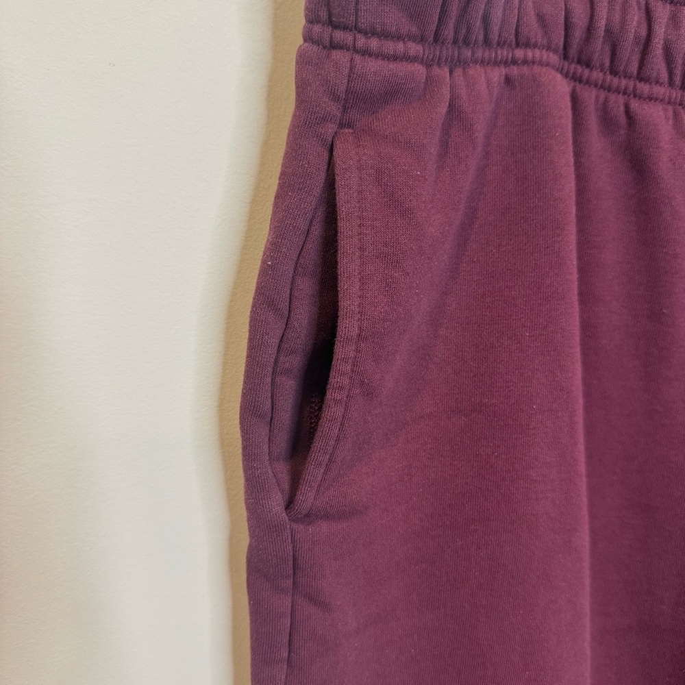 Women’s ALO Accolade Straight leg Sweatpants Burgundy Truffle Large - Picture 6 of 10